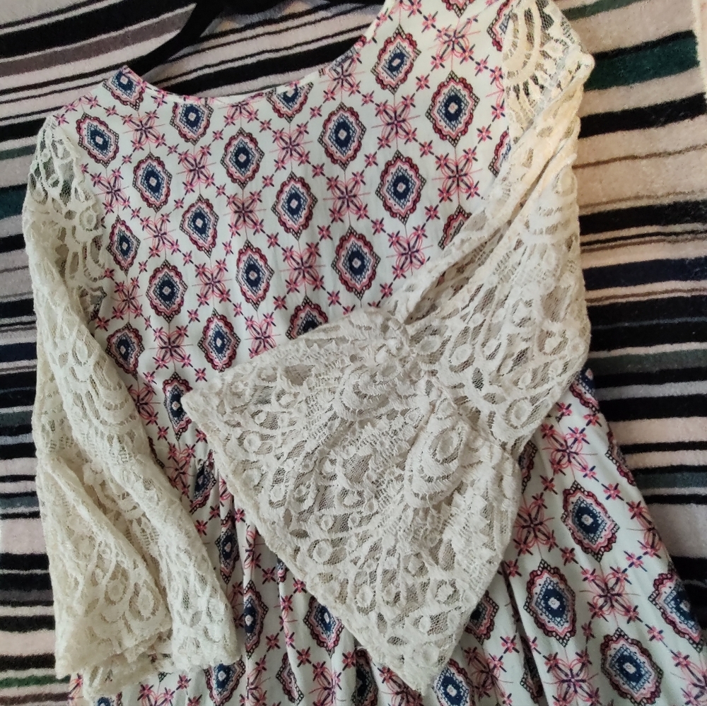 Boho style short dress. Size Small. - Picture 2 of 9